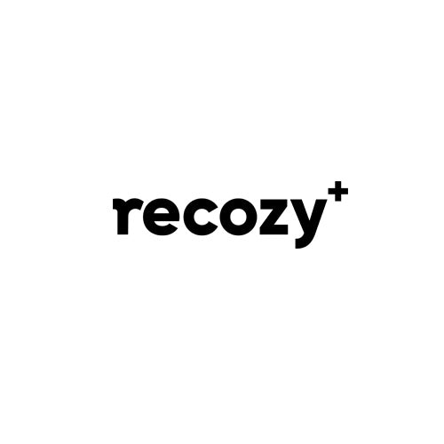 recozy+ - Logo - innovatives Design durch 3D-Druck, Vasen in unterschiedlichen Formen und Farben, aus 100 % recycelten Materialien