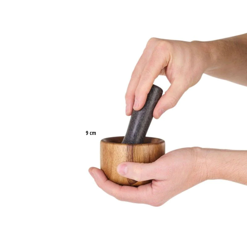 Handhabung AdHoc Mörser, Ø 9 cm, TARU aus Akazienholz mit Granitstößel im Home-and-Kitchen Online Shop