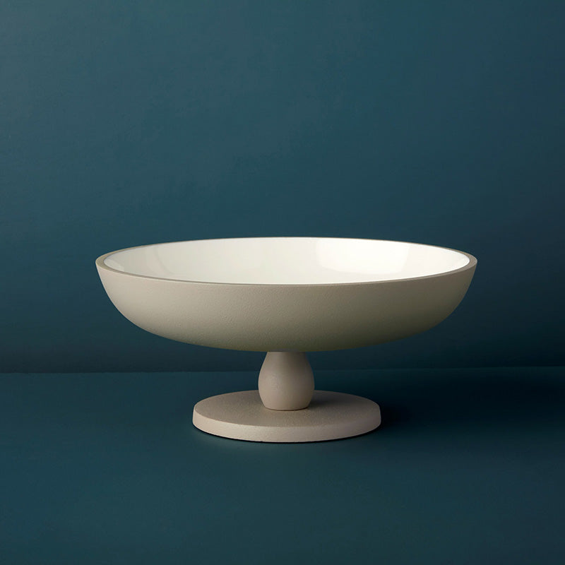 Home-and-Kitchen Online Shop, be home, Schüssel Schale Easton, taupe, Aluminium, Emaille weiß mit Standfuß