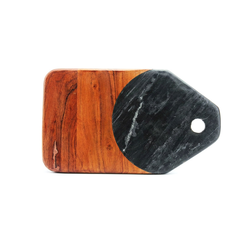 Kleines, handgefertigtes Servierbrett von be home mit praktischem Loch zum Aufhängen. Aus Marmor und Akazienholz. Von Home and Kitchen Online Shop