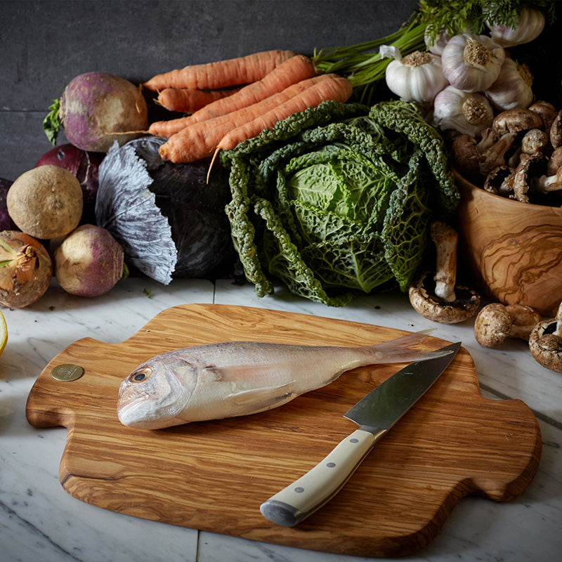 Serviervorschlag Berard Schneidebrett RACINE Olivenholz - 40 cm im Home-and-Kitchen Online Shop