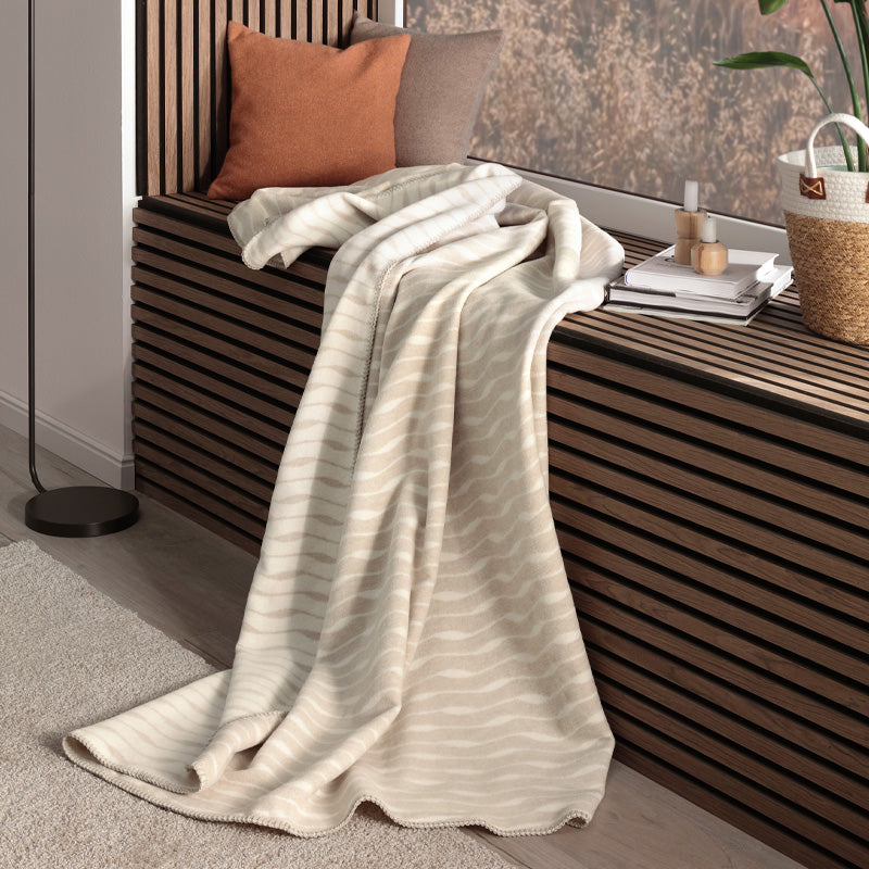 Dekobeispiel Biederlack Decke - Wohndecke Wave aus Recycling-Garn 150x200, Beige, im Home-and-Kitchen Online Shop