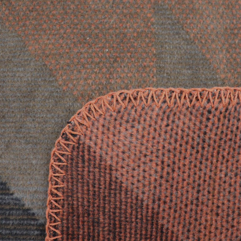 Detailansicht Kettel Biederlack Decke - Wohndecke - Kuscheldecke Archival 150x200, braun, rot, grau, im Home-and-Kitchen Online Shop