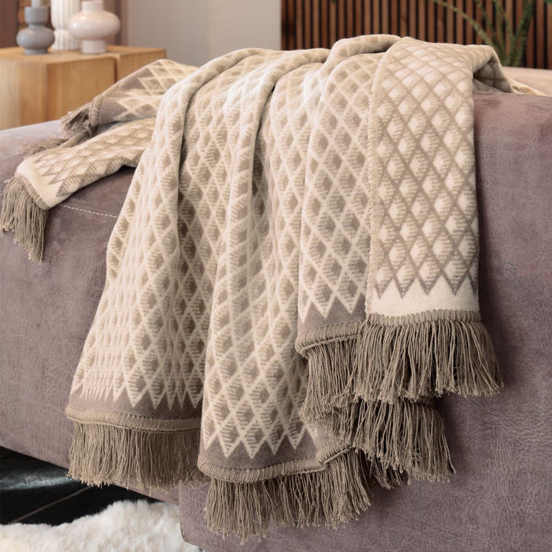 Detailansicht Biederlack Decke - Wohndecke Bright Day - 150x200,  Rautenmuster, Beige, im Home-and-Kitchen Online Shop