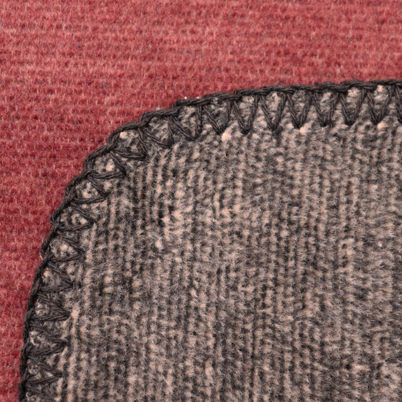 Einfassung der CRAFTED LINES Decke von Biederlack mit Zierstich
