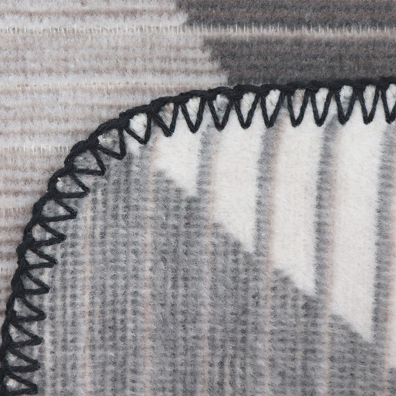 Detailansicht Kettel Biederlack Wohndecke FEEL GRAPHIC - 150 x 200 im Home & Kitchen Online Shop