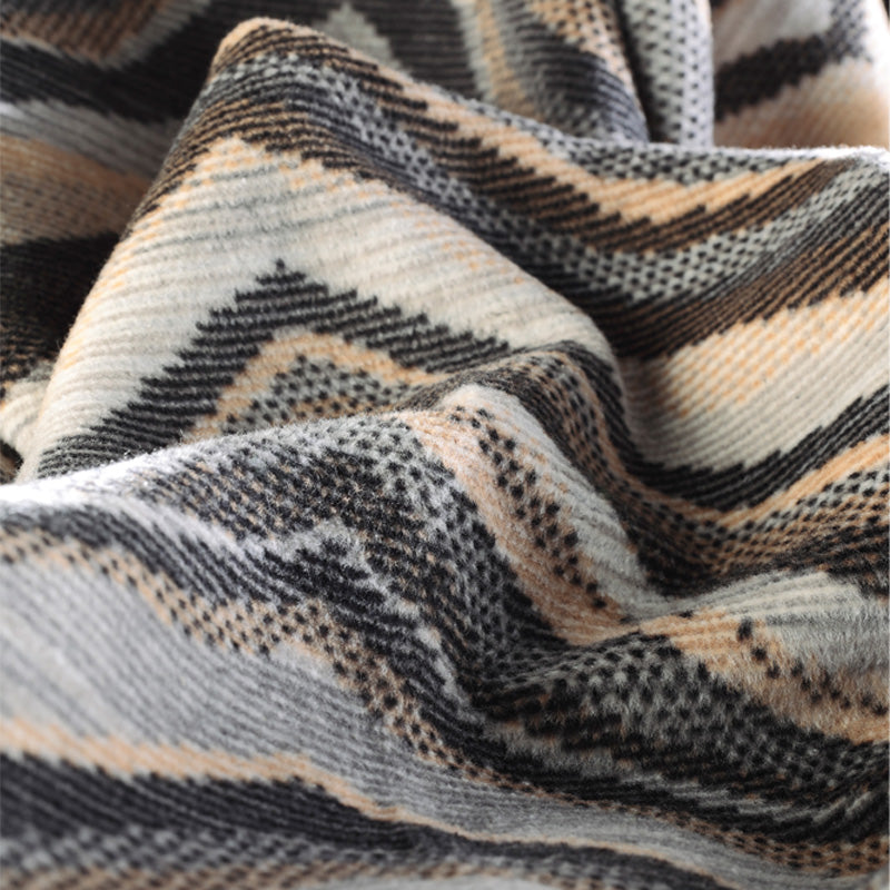 Flauschig und anschmiegsam:  Biederlack Wohndecke WILD LINES - 150 x 200 im Home & Kitchen Online Shop