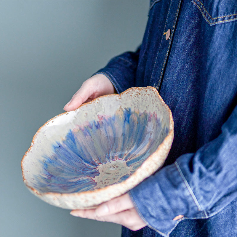 Beispiel Bloomingville Steingut Schale AMALIA - blau, lila Durchmesser 24 cm, Lebensmittelecht, innen glasiert, im Home-and-Kitchen.de Online Shop