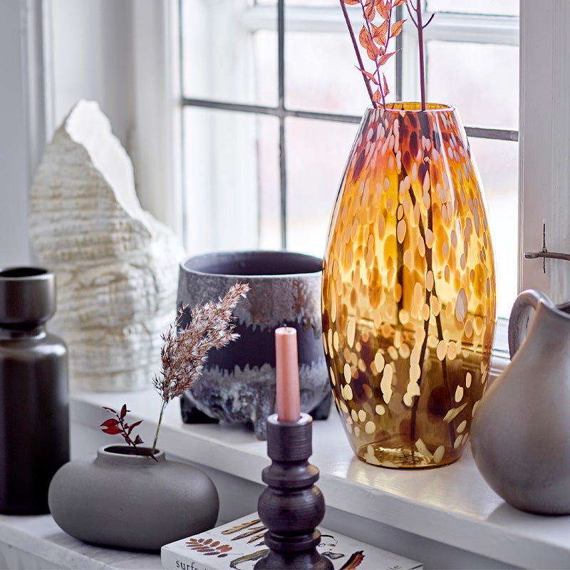 Dekobeispiel Bloomingville Metall Vase TEZZA in beige - grau, 17 cm, im Home-and-Kitchen.de Online Shop