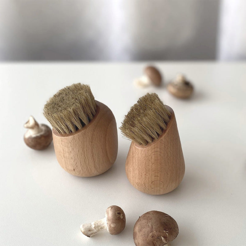 Bürstenauswahl Pilzbürste und Kartoffelbürste von Born in Sweden aus natürlichen Materialien wie FSC-zertifiziertem Holz im Home-and-Kitchen.de Online Shop