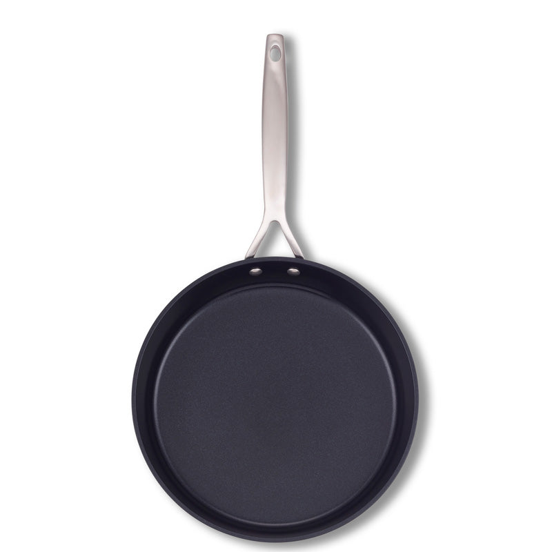Ansicht von oben auf die Brabantia Bratpfanne 28 cm aus Aluminium mit PFAS-freier Keramikbeschichtung - dunkelblau im Home & Kitchen Online-Shop