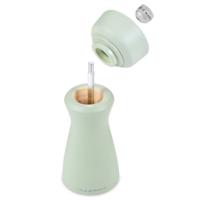 Befüllung der Kenton-Mühle mit Salz oder Pfeffer von Cole & Mason