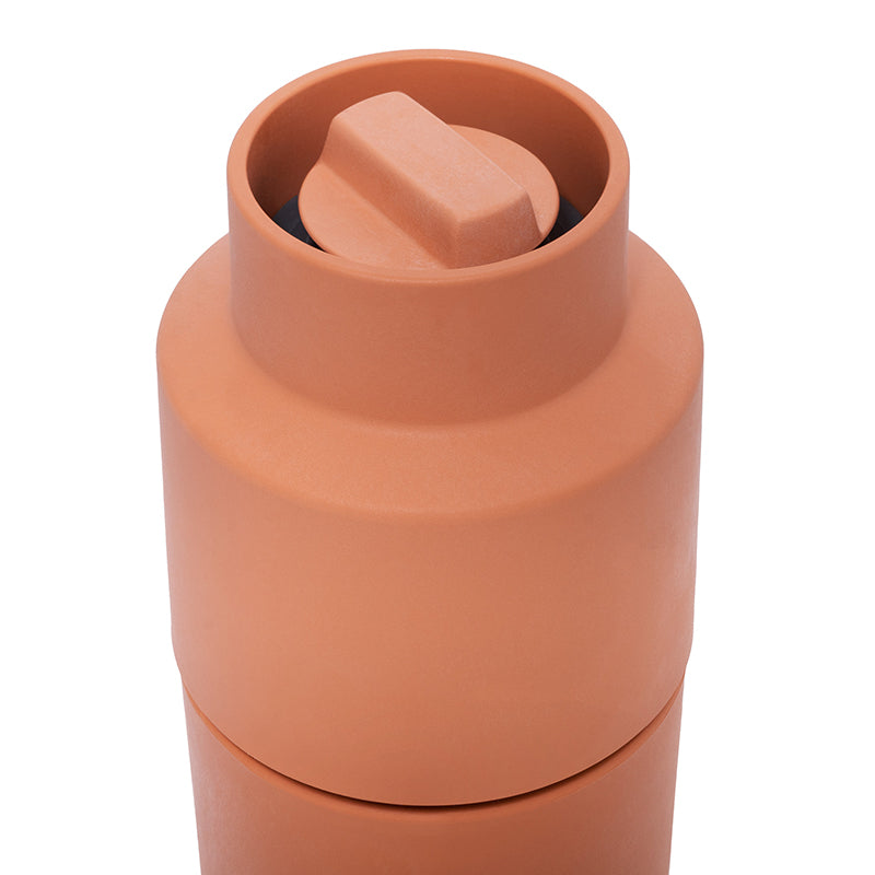 Detailansicht stufenloses Mahlwerk CrushGrind Gewürzmühle BILLUND - Biokomposit - Paprika- 12 cm, Keramikmahlwerk, hergestellt aus Biokomposit