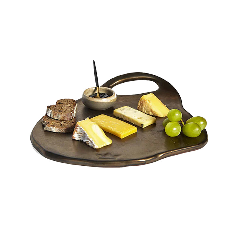 Käseplatte. Ideal drapiert sehen die Teller Lola von Dutchdeluxes als Servierplatte elegant aus. Jetzt bei Home & Kitchen im Online-Shop in 3 Farben verfügbar