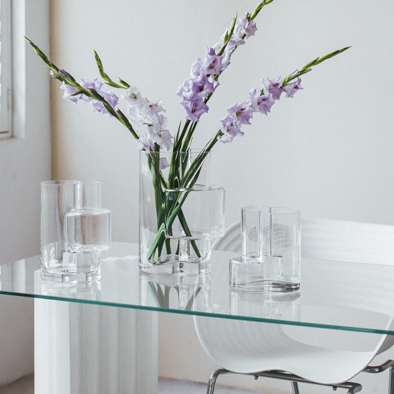 Ein Dekoobjekt ist die Glasvase FUSIO von Element Accessories, Höhe 32 cm, Durchmesser 24 cm. Ideal  auch für langstielige Blumen und Äste.