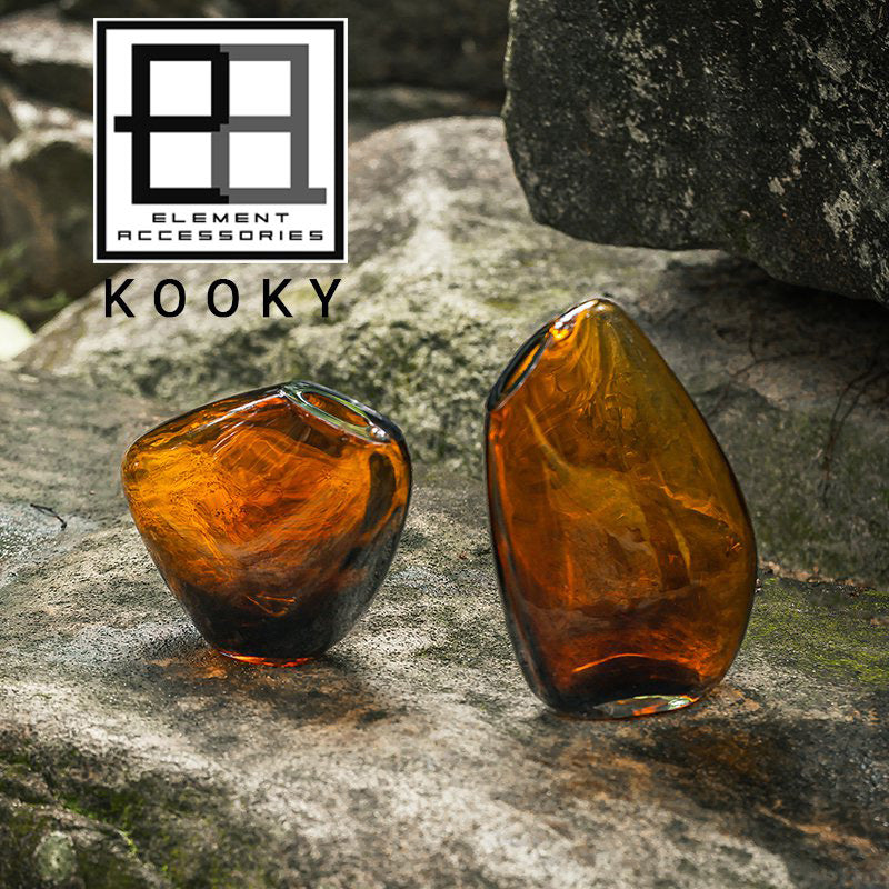 Kooky, zwei Glasvasen aus der gleichen Serie von Element Accessoires, für Frisch- und Trockenblumen, unterschiedliche Höhen
