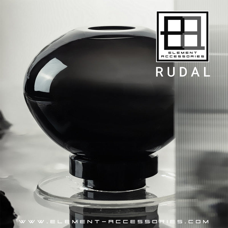 Tiefschwarze Kugel-Vase Rudal von Element Accessories, 17 cm hoch, Durchmesser auch 17 cm, handgefertigt bei Home-and-Kitchen im Online Shop