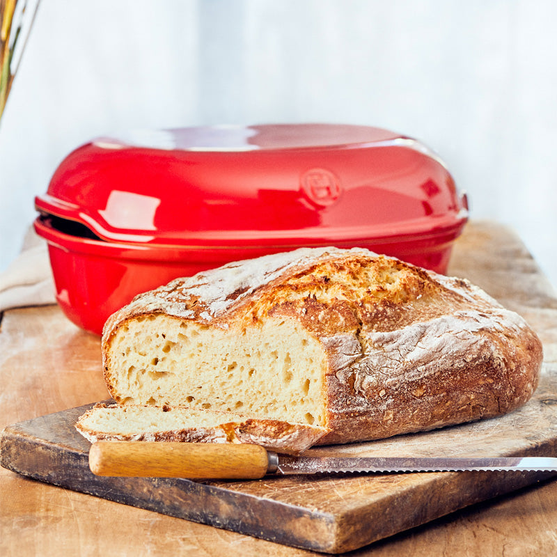 Dekobeispiel Emile Henry Artisan Brotbackform in rot, französische Keramik, für bis zu 2 Kilo Brot, spülmaschinentauglich