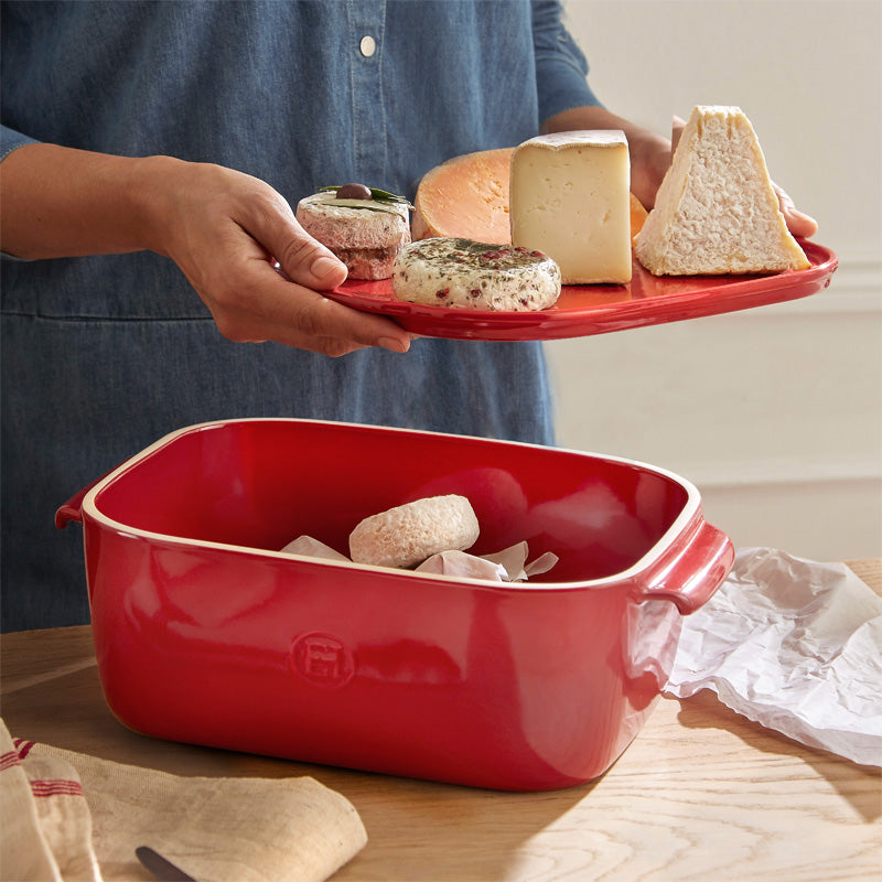 Aufbewahren und servieren in einem: Käsebox von Emile Henry aus Frankreich, Online-Shop Home-and-Kitchen.de