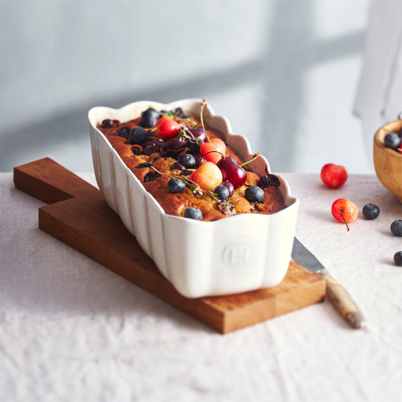 Serviervorschlag Emile Henry Keramik Kastenform MADELEINE 29 x 13,5 cm - creme im Home-and-Kitchen Online Shop