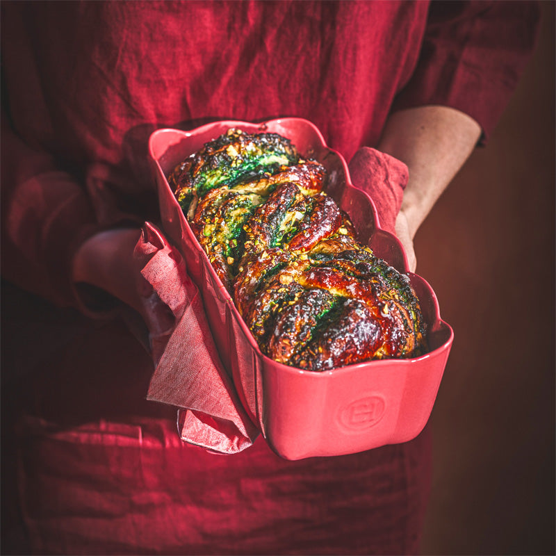 Serviervorschlag Emile Henry Keramik Kastenform MADELEINE 29 x 13,5 cm - rosa im Home-and-Kitchen Online Shop