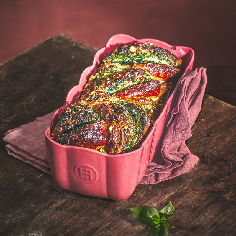Serviervorschlag Emile Henry Keramik Kastenform MADELEINE 29 x 13,5 cm - rosa im Home-and-Kitchen Online Shop