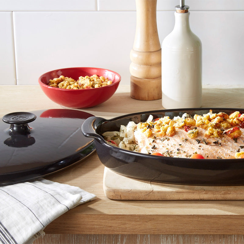 Serviervorschlag Emile Henry Keramik Papillote Form / Dampfgarer - 2,2 l – schwarz im Home-and-Kitchen Online Shop