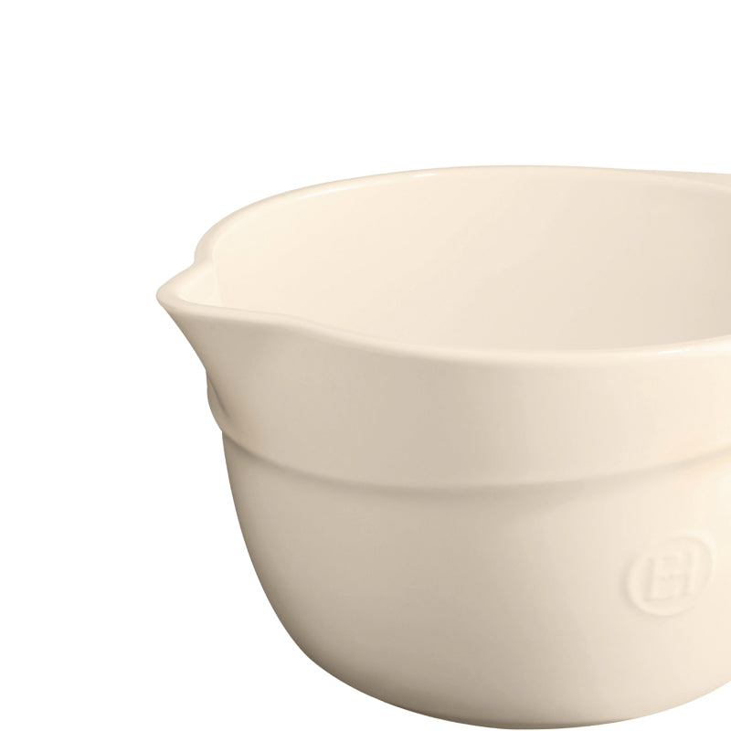 Detailansicht Ausguss Emile Henry Keramik Rührschüssel – creme – 3,5 l im Home-and-Kitchen Online Shop