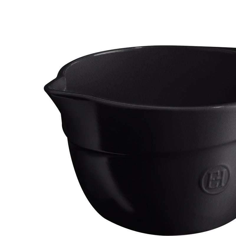 Detailnsicht Ausgruss Emile Henry Keramik Rührschüssel – schwarz – 2,5 l im Home-and-Kitchen Online Shop