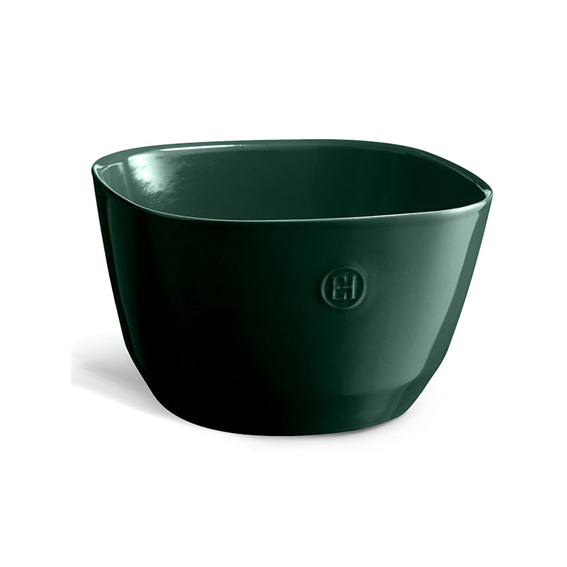 Salatschüssel in der Farbe Grün von Emile Henry, eckige, moderne Form, auch für heiße Speisen geeignet