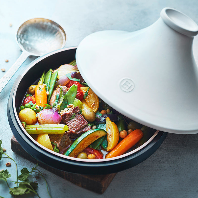 Tajine DELIGHT von Emile Henry, zweifarbig, für gesundes Schmoren und Garen nach nordafrikanischer Art.
Online-Shop Home-and-Kitchen.de