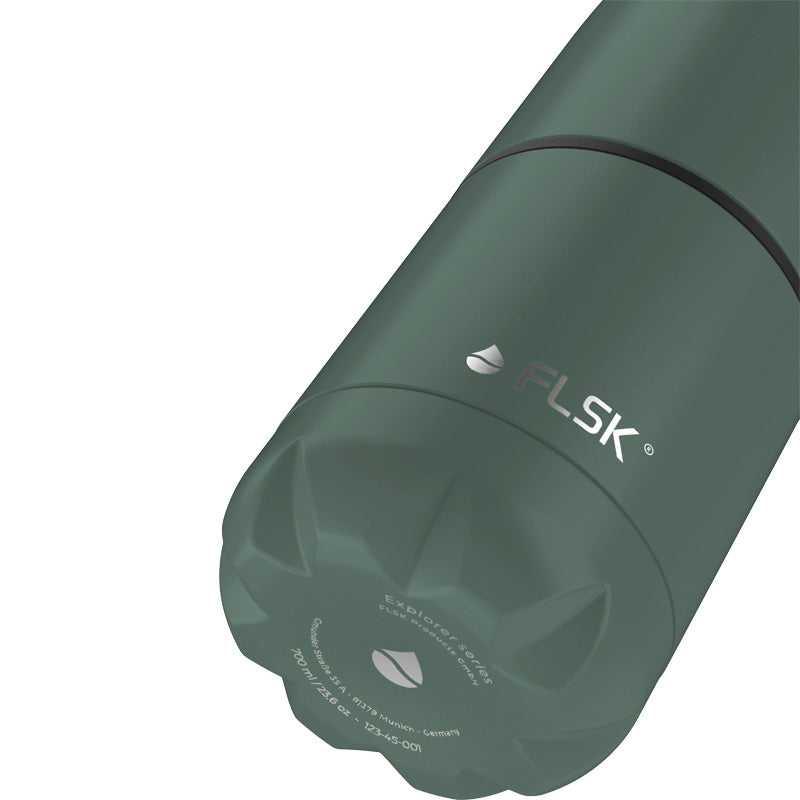 Abschraubbarer Becher der FLSK Edelstahl Trinkflasche in der Farbe Grün / Ridge Green im Home-and-Kitchen Online Shop