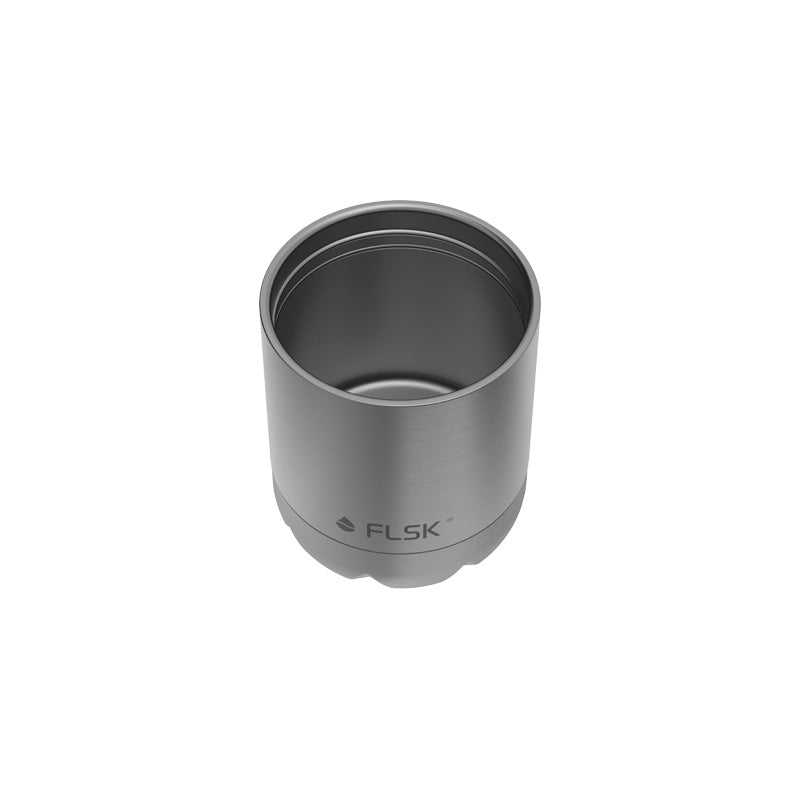 Becher der FLSK Edelstahl Trinkflasche in der Farbe Silber / Edelstahl im Home-and-Kitchen Online Shop