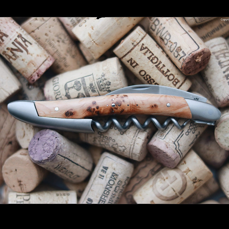Beispielbild Forge de Laguiole Sommeliermesser - Wacholderholz - ziseliert & satiniert, im Home-and-Kitchen Online Shop