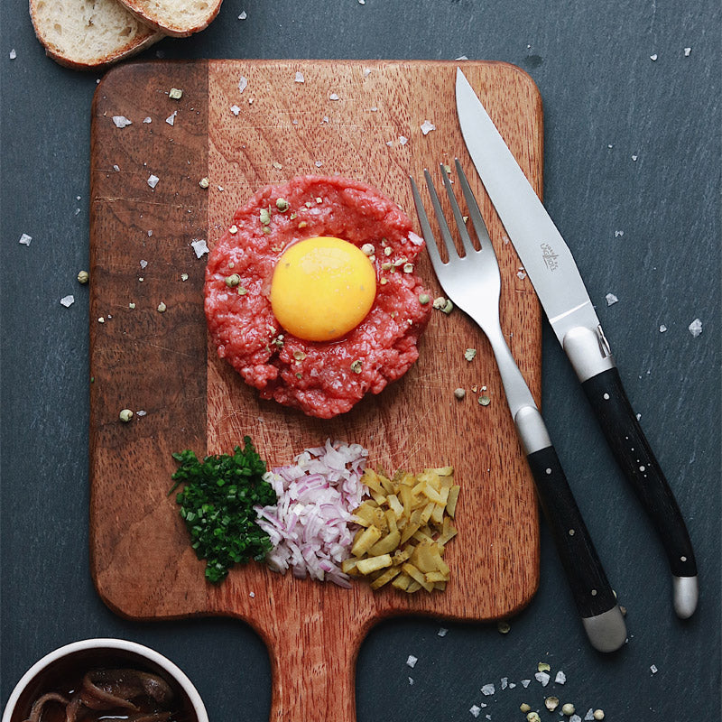 2er Set Tafelmesser von Forge de Laguiole, auch als Steakmesser geeignet, mit handgearbeitetem Griff aus Ebenholz und hochglanzpolierter Klinge, geliefert
inkl. Geschenkbox und Echtheitszertifikat
Online-Shop Home-and-Kitchen.de