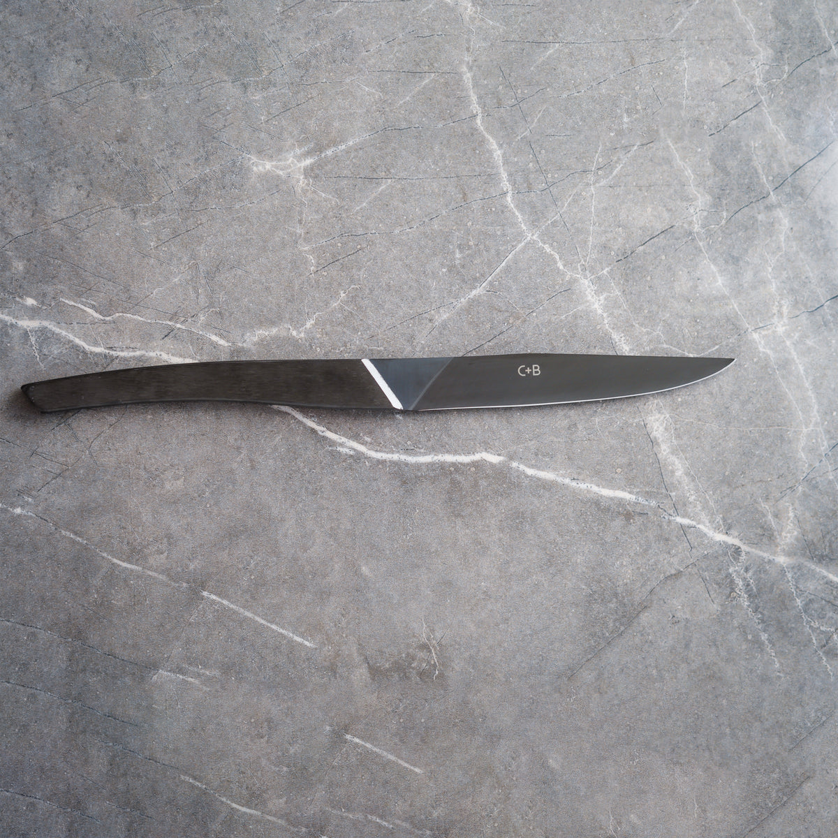 Handgearbeitetes AIGUDA Tafelmesser von Forge de Laguiole, als 2er oder 6er Set, mit schwarzer PVD Beschichtung, auch als Steakmesser geeignet. 

