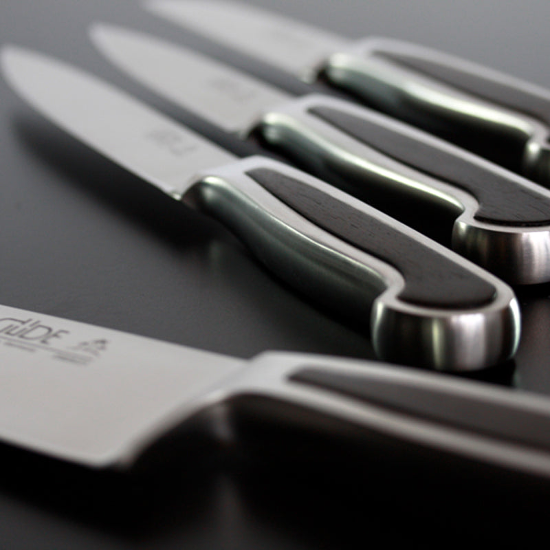 Übersicht einiger Kochmesser der Serie DELTA von Güde Solingen, handgeschmiedet aus einem Stück Messerstahl im Home-and-Kitchen Online Shop