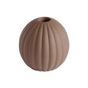 Keramik-Kerzenständer Silas von Home Delight, Kugelform mit  dezentem Rippenmuster, Farbe Braun matt, mit Naturtönen kombinierbar, Online-Shop Home-and-Kitchen.de