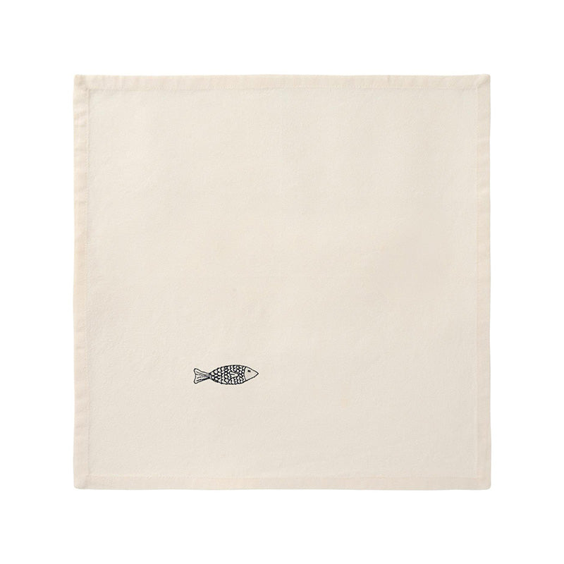 Stoffservietten Serie Atlanti von IB Laursen, 40x40 cm, Farbe: butter-cream, mit blauem, aufgesticktem Fisch