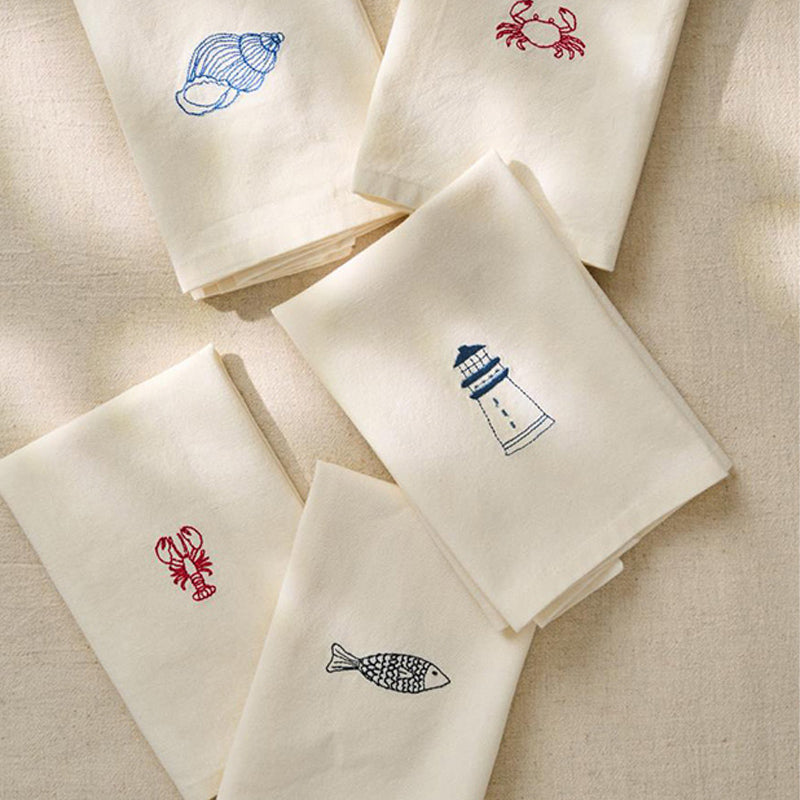 Stoffservietten von IB Laursen aus der Serie Atlantis, mit 5 unterschiedlichen Motiven, aufgestickt, Größe 40x40 cm, waschbar bei 40 Grad, kombinierbar mit der Serie Flora im Online-Shop Home-and-Kitchen.de