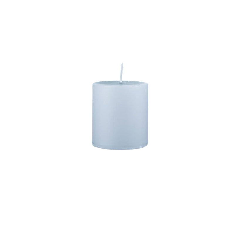 Glatte himmelgraue  Stumpenkerzen/Blockkerzen von IB Laursen aus Dänemark
Höhe 7 cm / Ø 6 cm
Brenndauer ca. 28 Stunden
sehr gute Größe für Windlichter und Adventskränze
Gleichmässiges Abbrennen