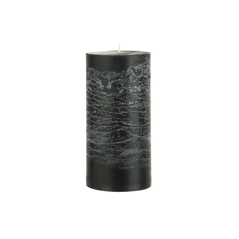 Schwarze Stumpenkerzen/Blockkerzen von IB Laursen, 
14 cm, rustikale Verarbeitung,
gleichmässiges Abbrennen