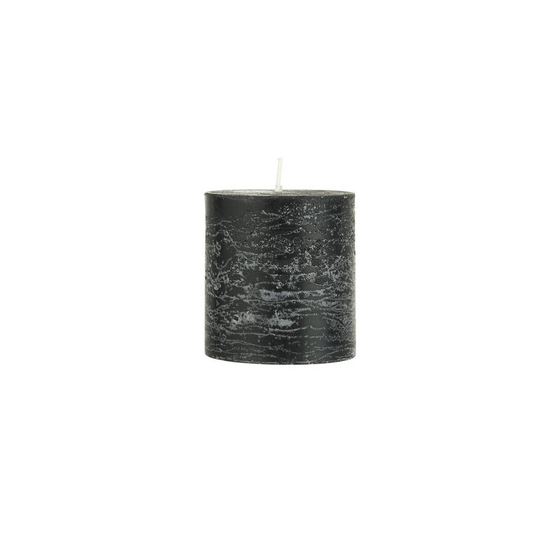 Stumpenkerzen/Blockkerzen von IB Laursen, Farbe Schwarz, 
7,5 cm, rustikale Verarbeitung,
gleichmässiges Abbrennen