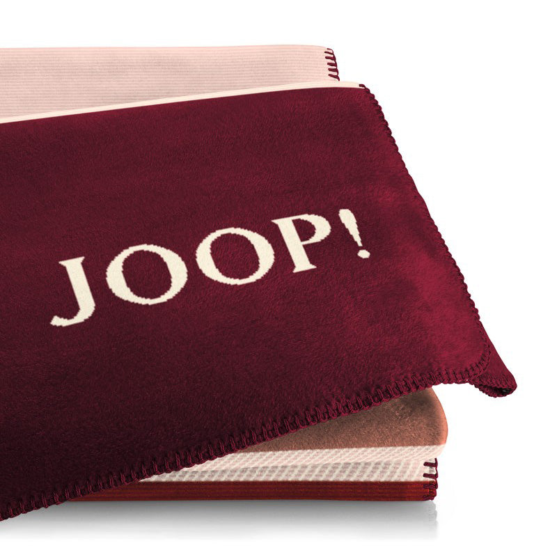 Biederlack - Wohndecke GRATE von Joop in den Farben Rot, Altrosa und Bordeaux,
Öko-Tex Made in Green zertifiziert
Einfassung mit Zierstich
Gesticktes JOOP! Logo, 
Größe 150 x 200 cm