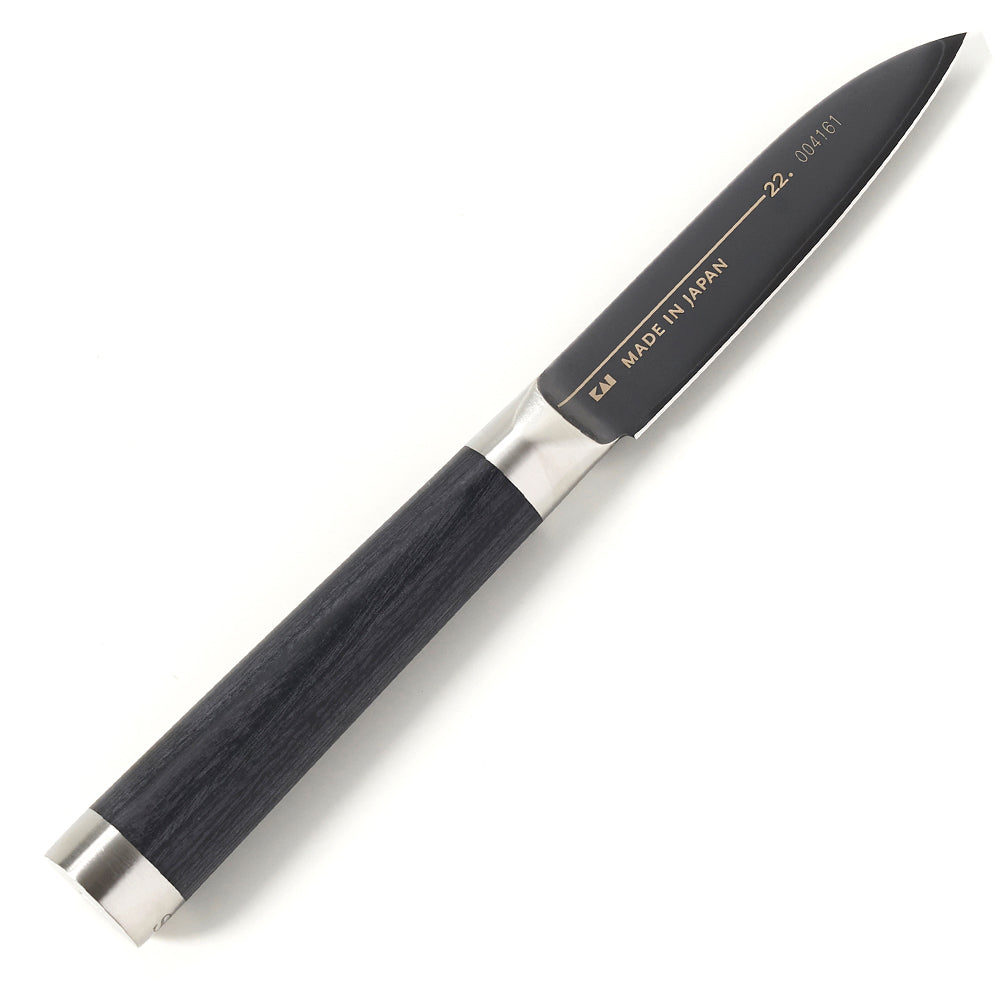 Officemesser No. 01 MICHEL BRAS von KAI - Seriennummer, Logo des Herstellers und Herstellungsland eingraviert, Klingen beidseitig geschliffen, Griff aus schwarzem Pakkaholz.
Online-Shop Home-and-Kitchen.de