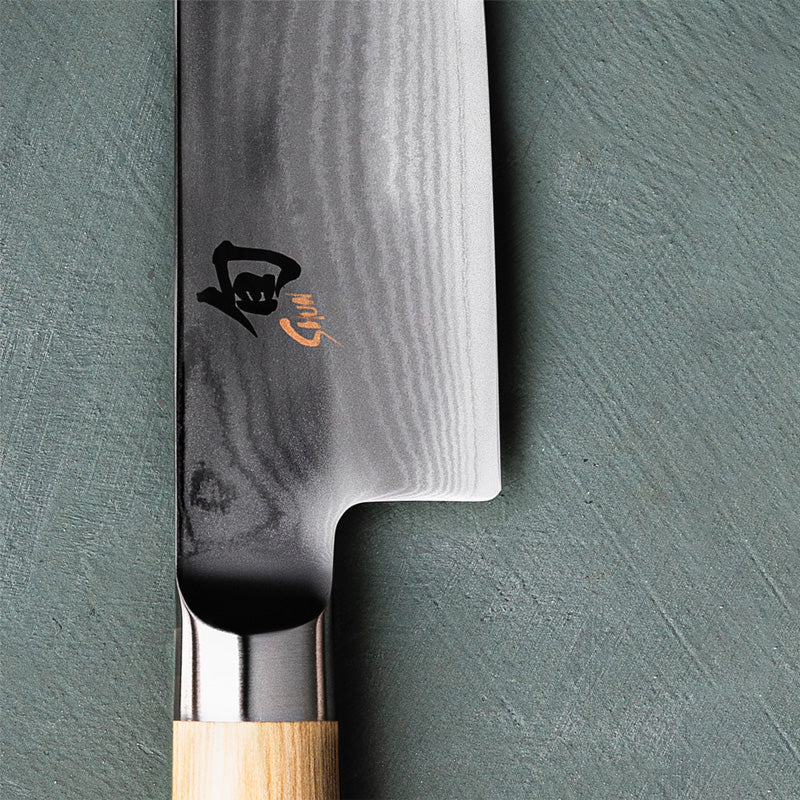 Mit Logo: Santoku-Messer von KAI, Serie: Shun Classic White -
Online-Sop Home-and-Kitchen.de
