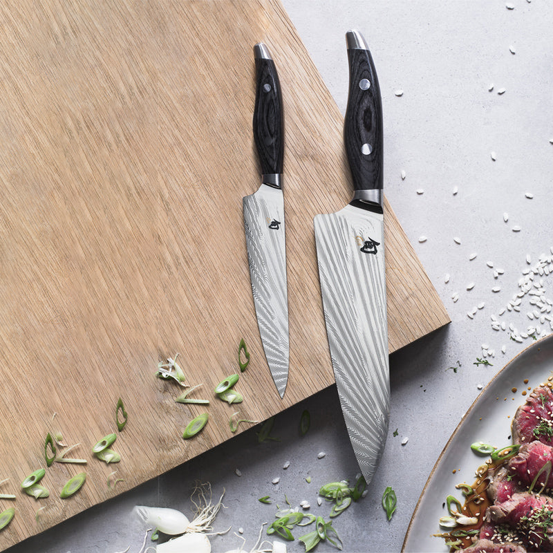 Spitze Klingenform bei der KAI - Serie: Shun Nagare, beidseitig geschliffen, hergestellt in Japan in Handarbeit, Griff aus Pakkaholz, grauschwarz meliert im
Online-Shop Home-and-Kitchen.de


