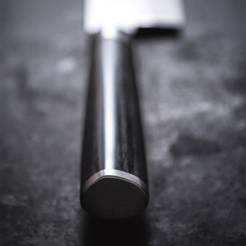 Griff aus feuchtigkeitsresistentem Pakkaholz an Deba Messer von KAI - Serie: Shun Pro Sho
Online-Shop Home-and-Kitchen.de
