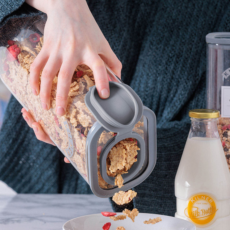 Müslispender mit Vakuumversiegelung im  Deckel FRESH STORAGE - von Kilner,
Volumen 2,7 l, Höhe 28 cm.

