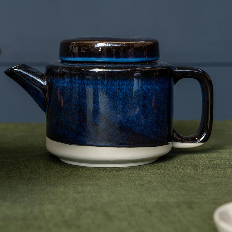 CYL Teekannen von KINTA, Steingut, FAIR TRADE und nachhaltig produziert, Dunkelblau/Beige,  Höhe 13 cm, Ø 13 cm / Volumen 950 m
Online-Shop Home-and-Kitchen.de 